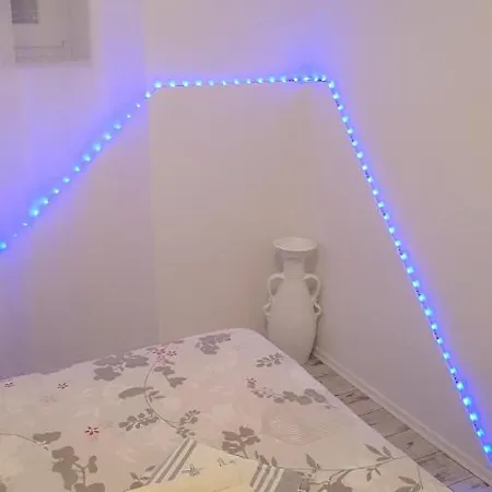 Conte 公寓 *